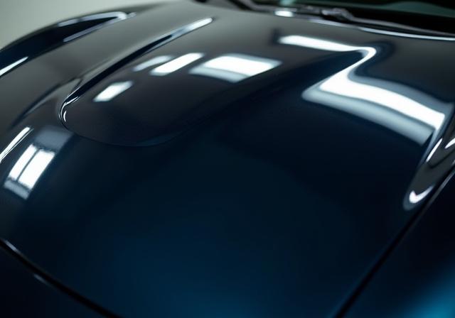 Ідеально гладкий капот після полірування